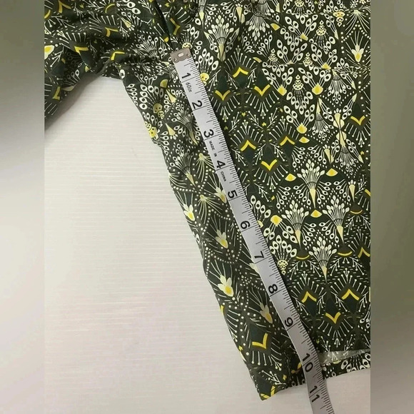 Patagonia Wavefarer Board Shorts Size 38 Dark Green Yellow - Picture 5 of 7